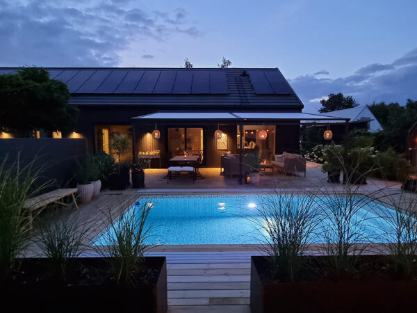 Med denna juvel till pool vill vår kund inspirera